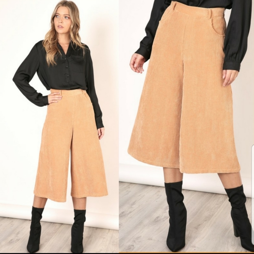 The Daisy Corduroy Cropped Pants
